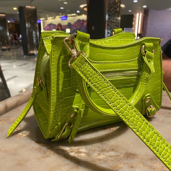 Citron colored bag - Picture 2 of 2